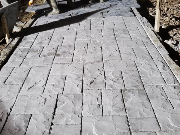 Gri Desenli Baskı Beton Zemin 1